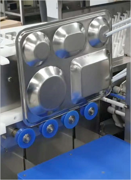 자동 식판 적재 기술로 편의성 향상